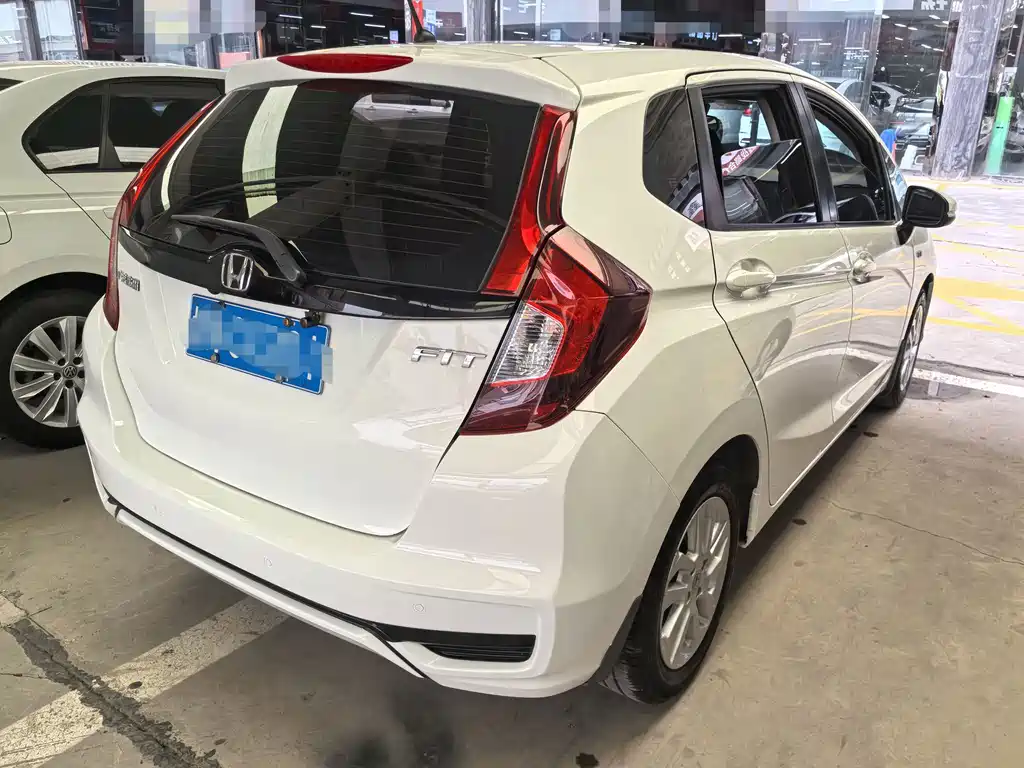 Honda Fit — миниатюра 6