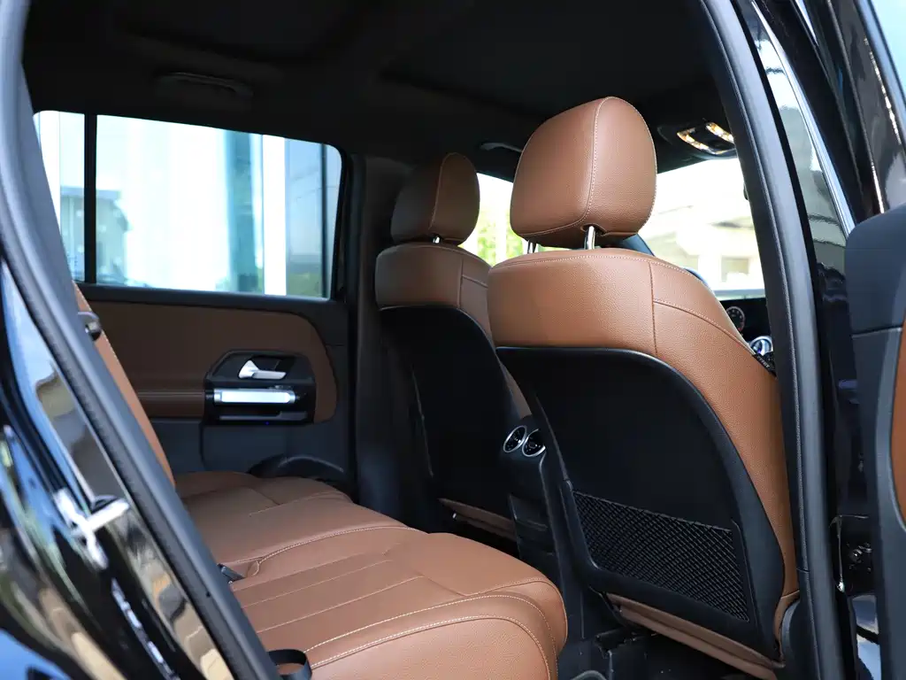 Mercedes-Benz GLB — миниатюра 26