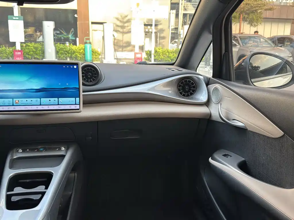BYD Dolphin — миниатюра 13