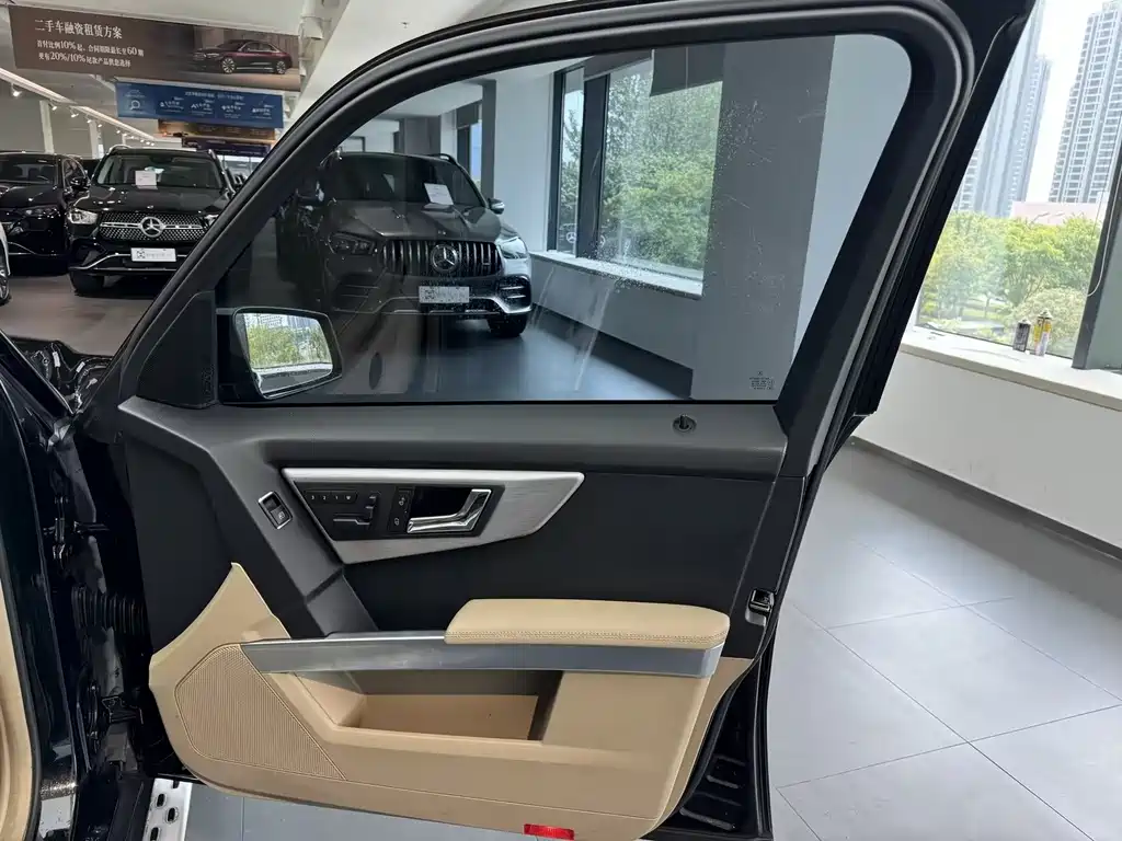 Mercedes-Benz GLK-Class (Import) — миниатюра 19