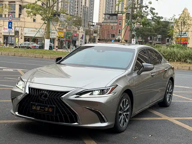 LEXUS ES 2024