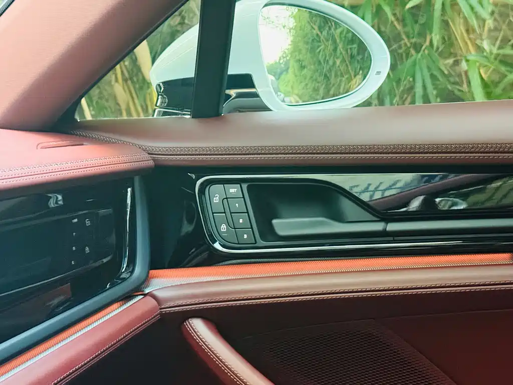Porsche Panamera — миниатюра 17