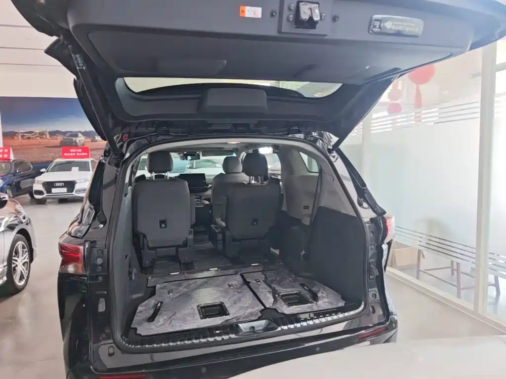 Toyota Granvia — миниатюра 19