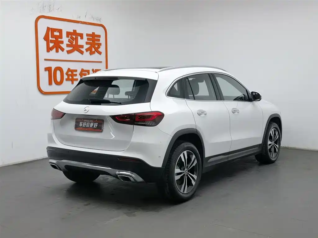 MERCEDES-BENZ GLA