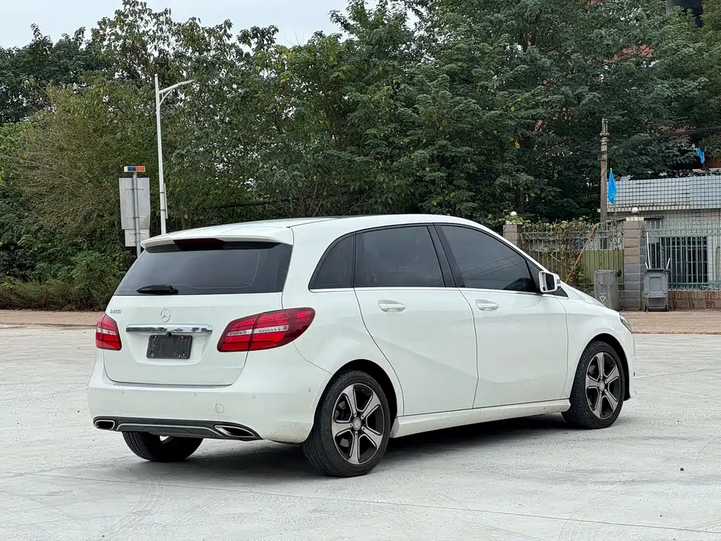 Mercedes-Benz B-Class — миниатюра 11