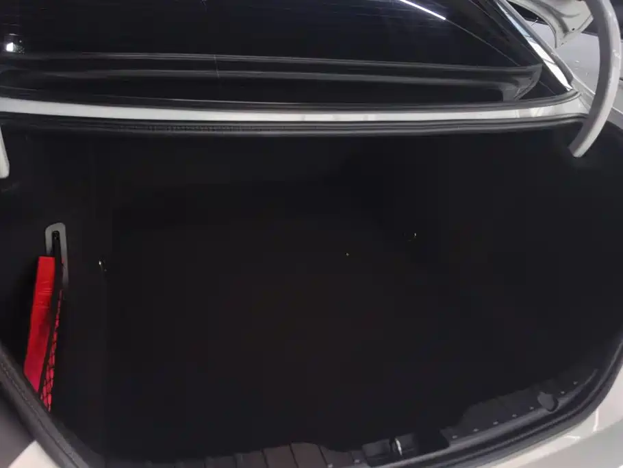 BMW 5 Series — миниатюра 4