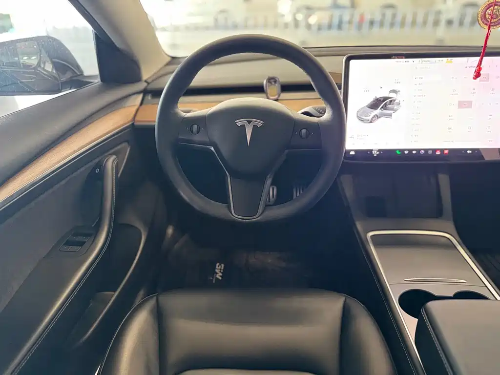 Tesla Model 3 2022 — фото 11