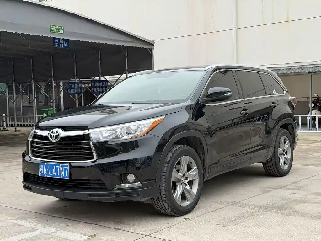 TOYOTA HIGHLANDER