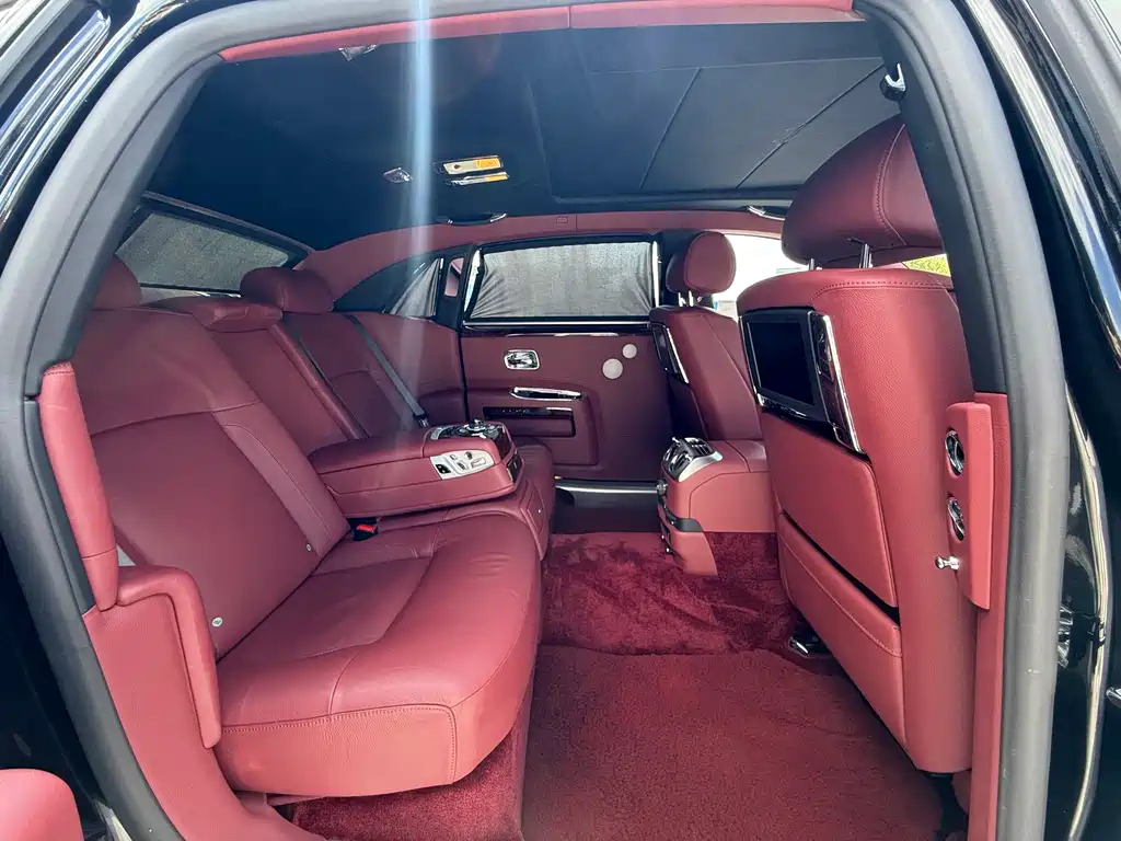 Rolls-Royce Ghost — миниатюра 15