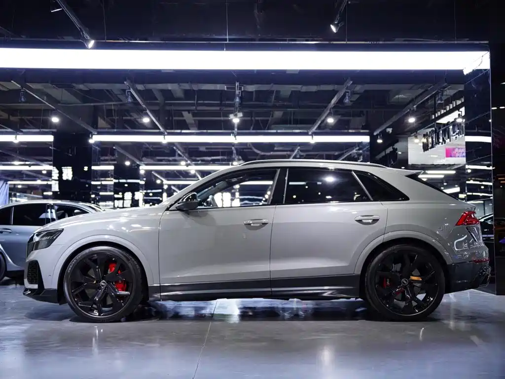 Audi RS Q8 — миниатюра 4