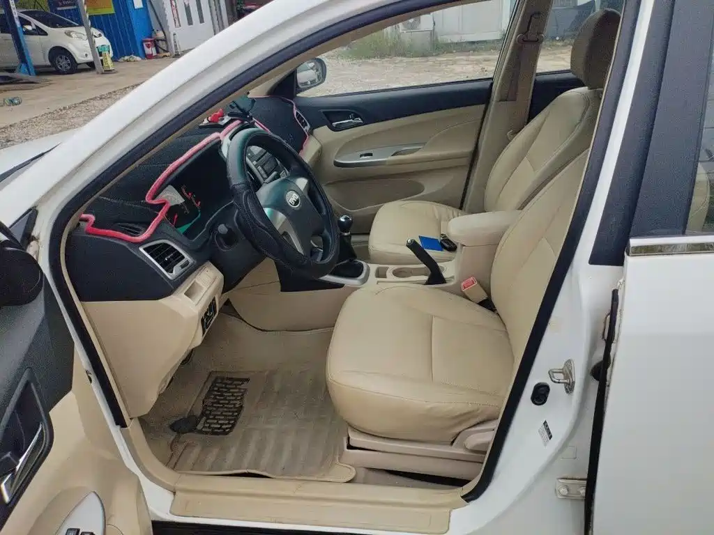 BYD F3 — миниатюра 16