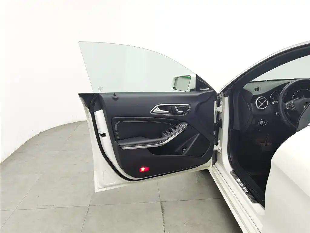 Mercedes-Benz CLA 2016 CLA 200 Fashion