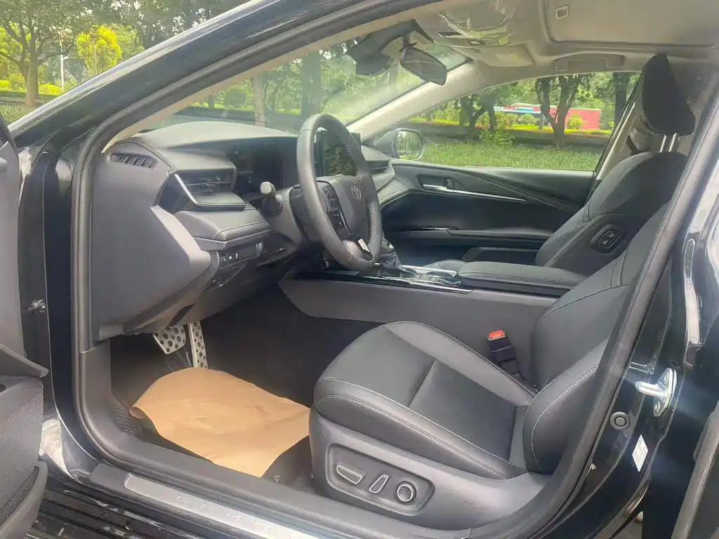 Toyota Camry — миниатюра 4