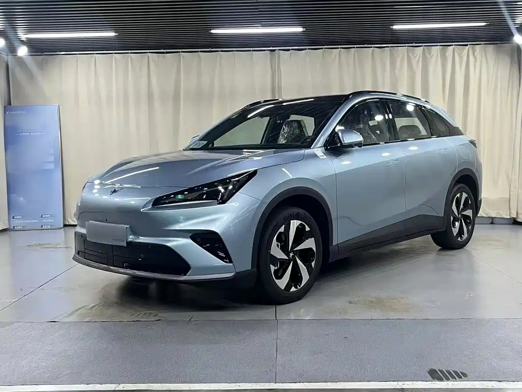 ARCFOX Alpha T5
