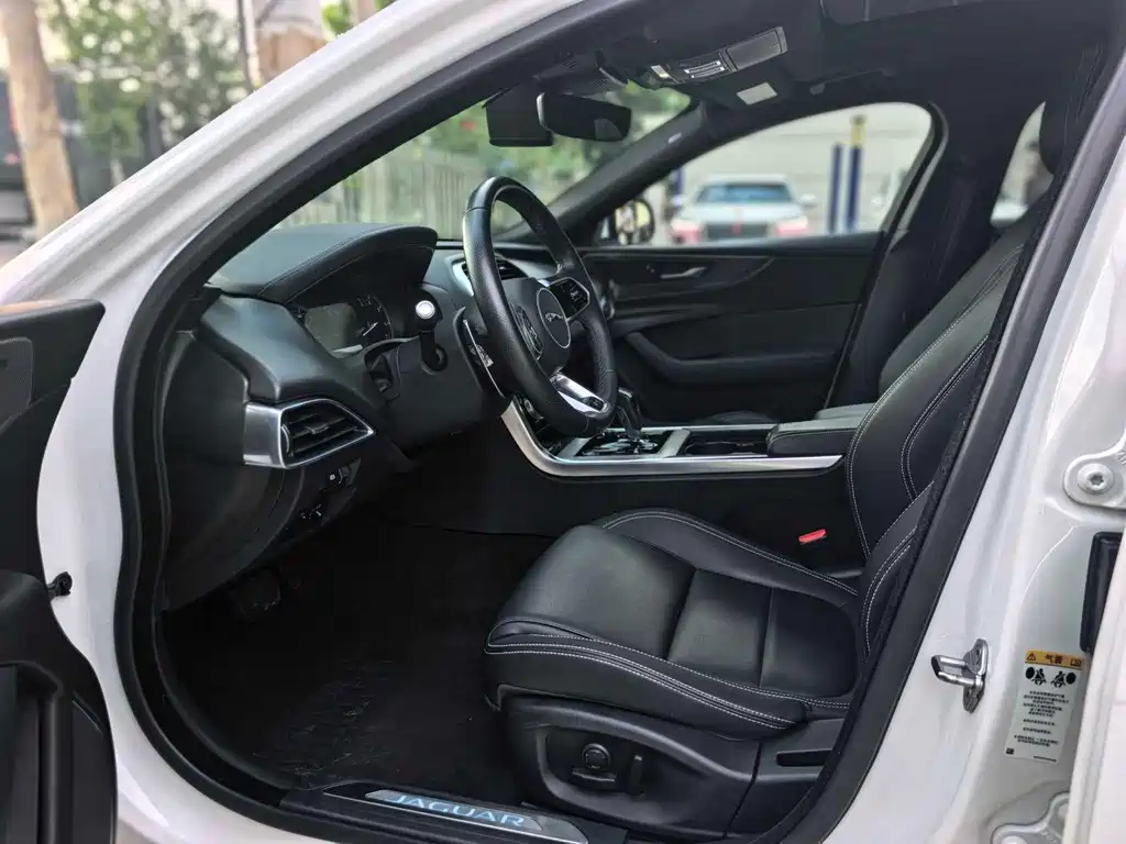Jaguar XEL 2020 2.0T 200PS R-DYNAMIC Sport