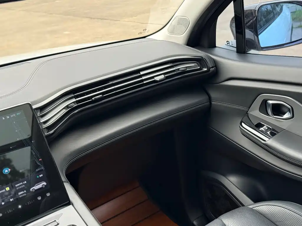 NIO ES8 — миниатюра 15