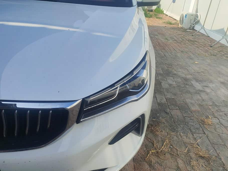 Geely Emgrand 1.4 л 2023 г. Белый, пробег 32800 км