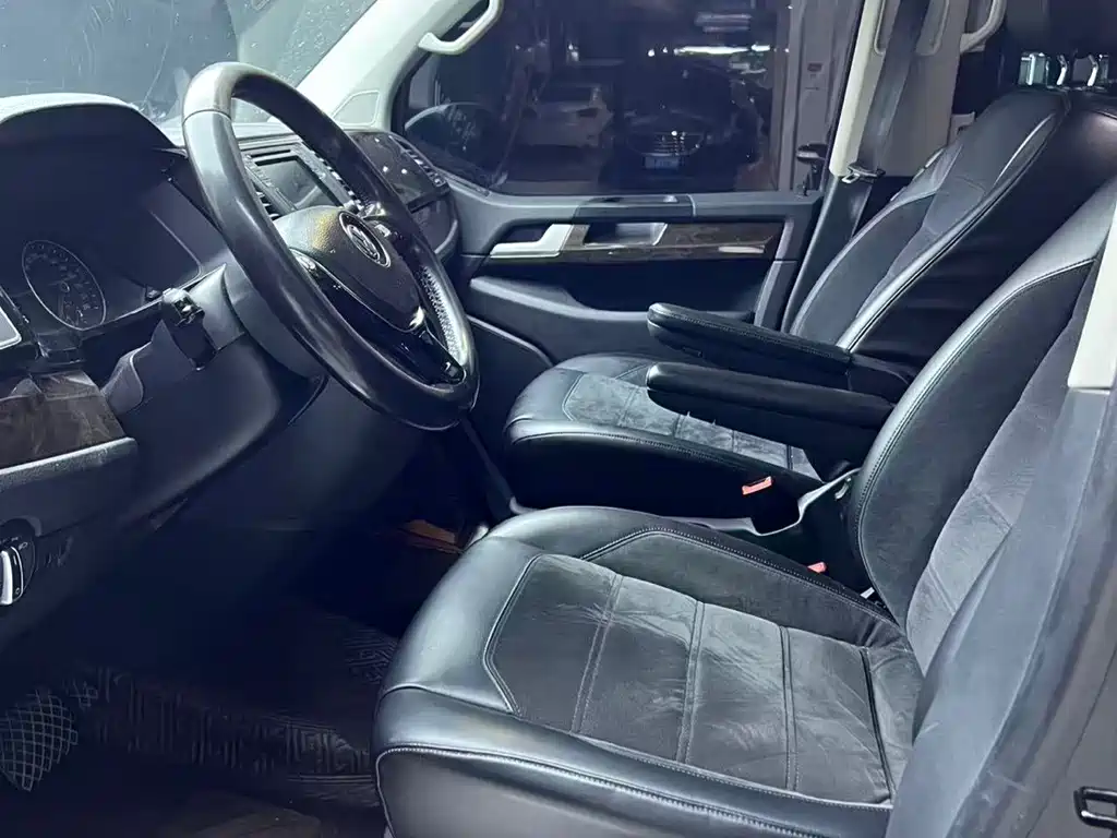 Volkswagen Multivan — миниатюра 3