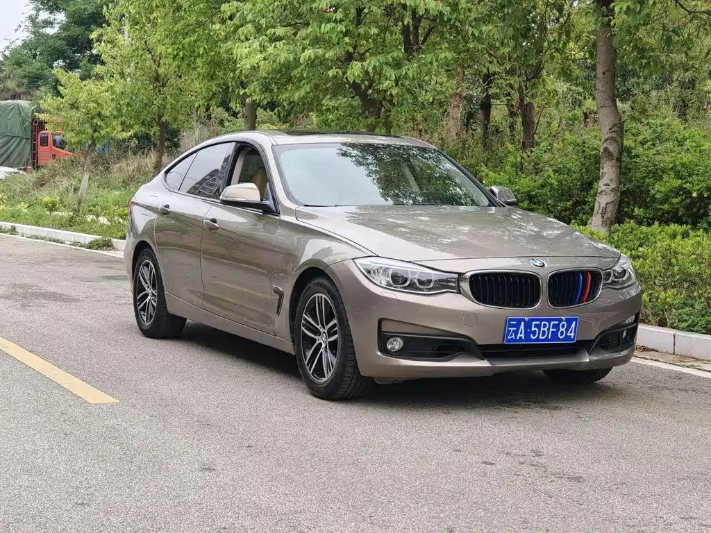 BMW 3 Series GT 3 GT 2013 320i Lead