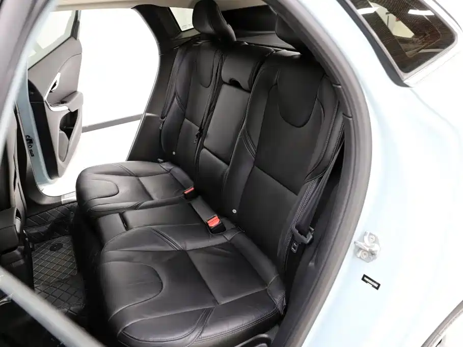 Volvo V40 — миниатюра 8