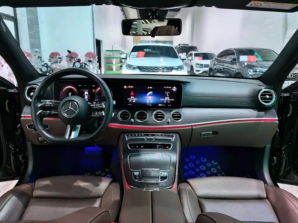 MERCEDES-BENZ E CLASS