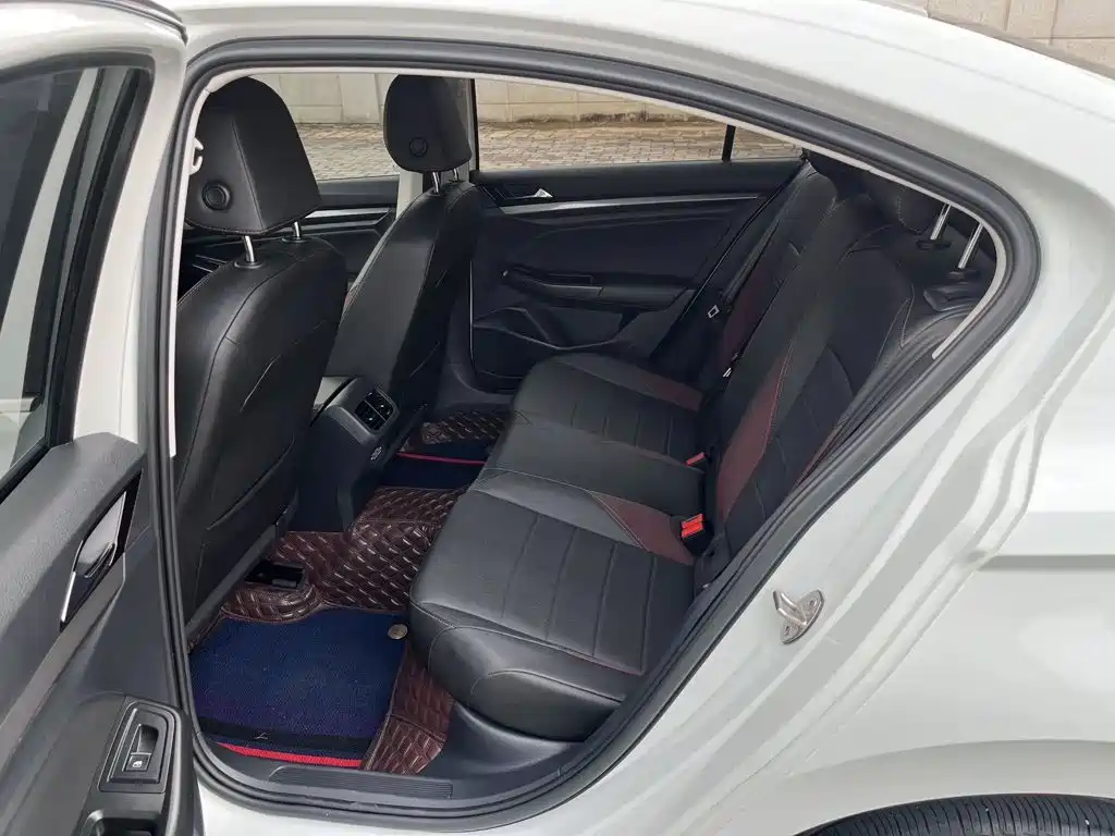 Volkswagen Bora — миниатюра 5