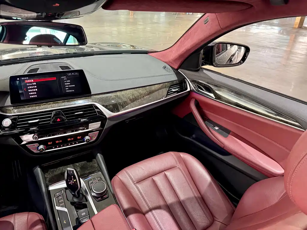 BMW 5 Series — миниатюра 9