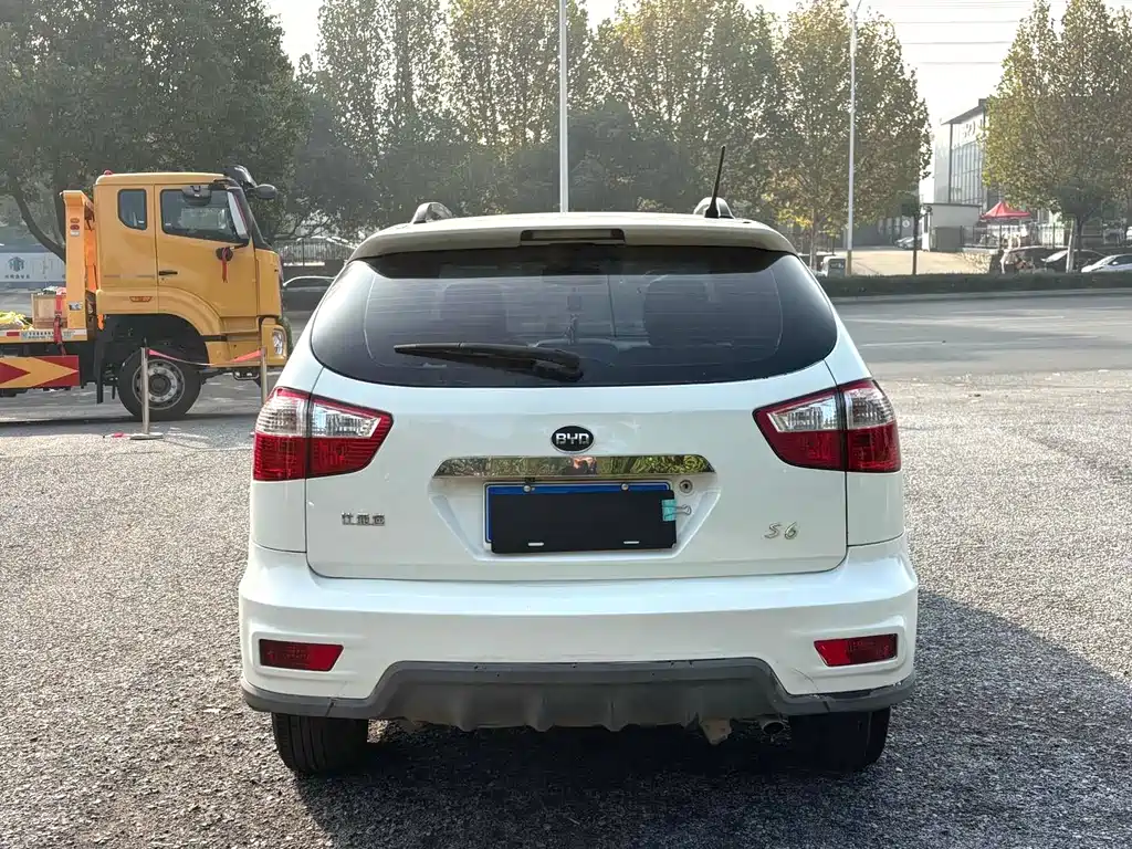 BYD S6 — миниатюра 8
