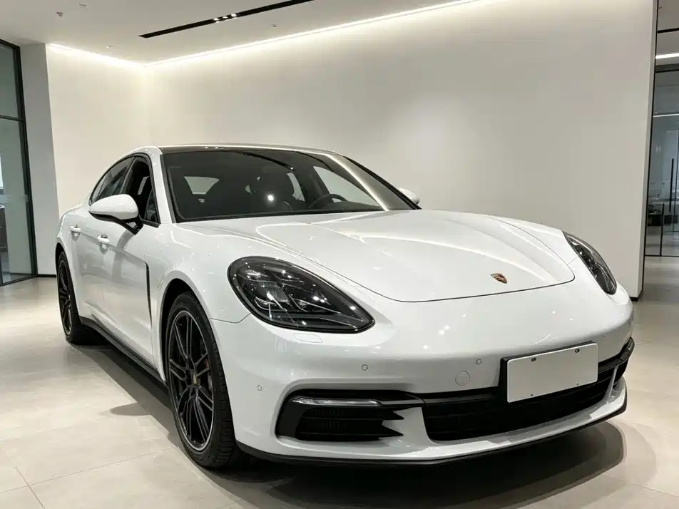 Porsche Panamera — миниатюра 2