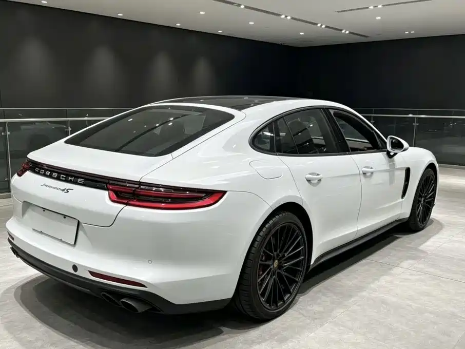 Porsche Panamera — миниатюра 6