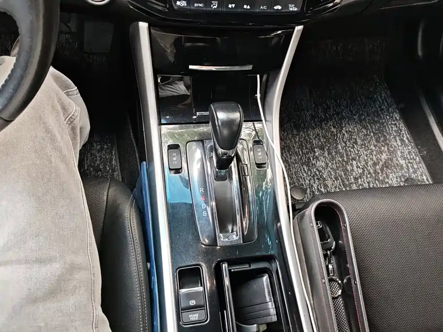 Honda Accord — миниатюра 16