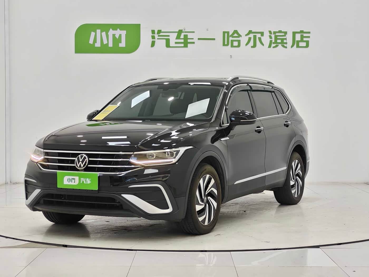 Volkswagen Tiguan L 1.4 л 2023 г. Чёрный, пробег 36700 км