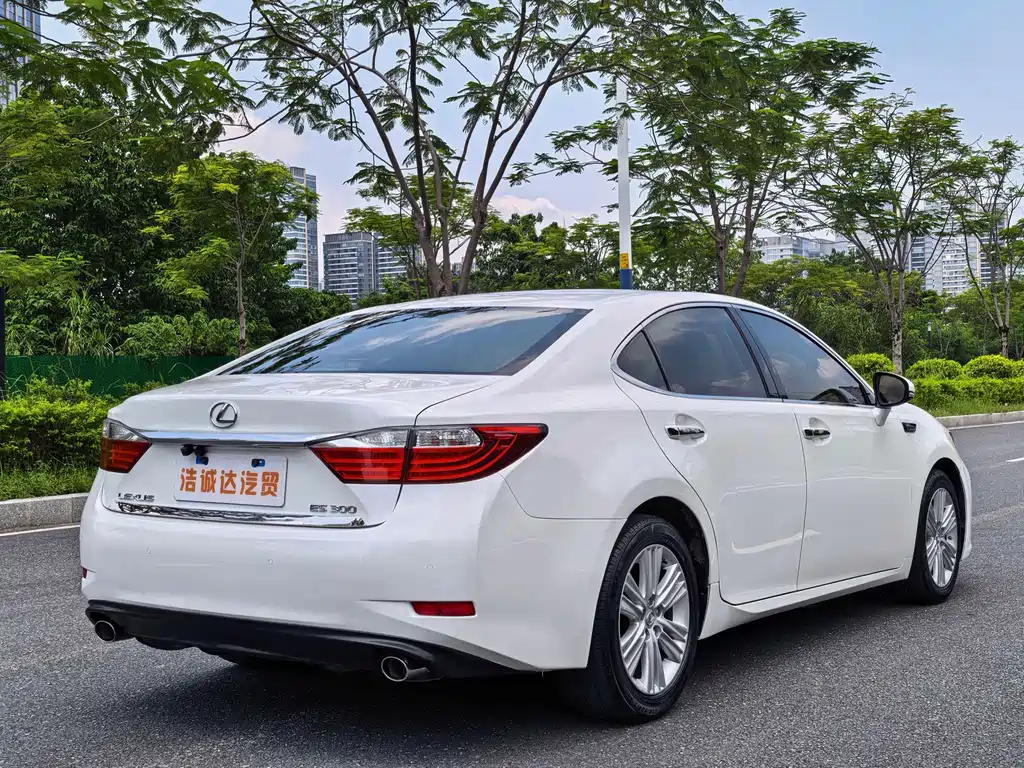 Lexus ES — миниатюра 18