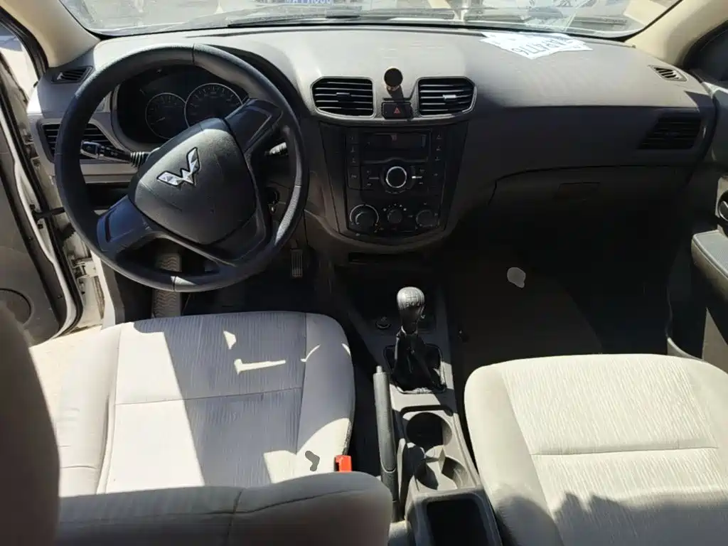 Wuling Hongguang — миниатюра 10