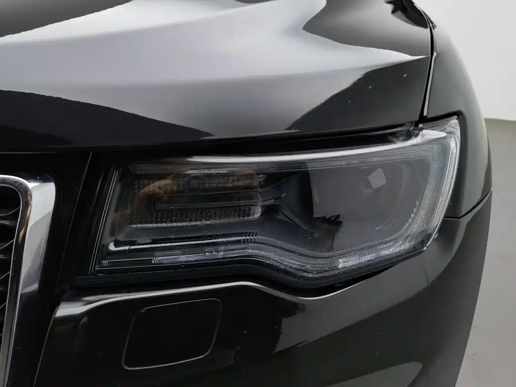 Jeep Grand Cherokee (Import) — миниатюра 7