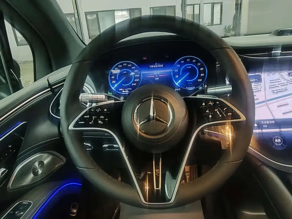 Mercedes-Benz EQS SUV — миниатюра 8