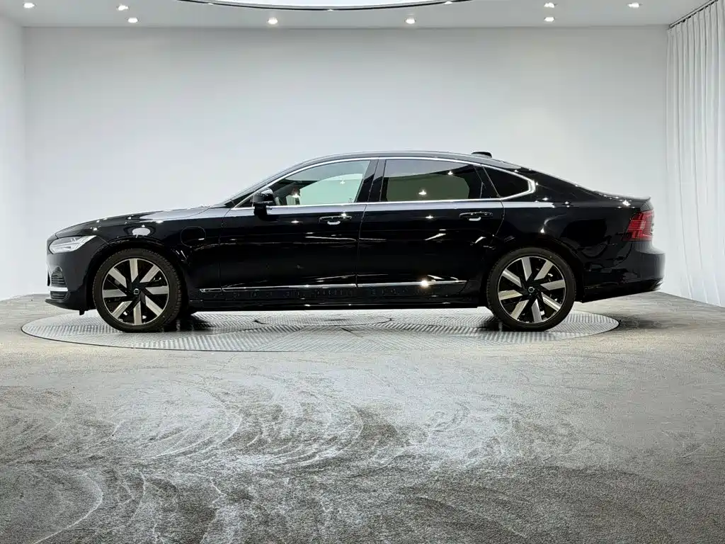 Volvo S90 PHEV — миниатюра 8