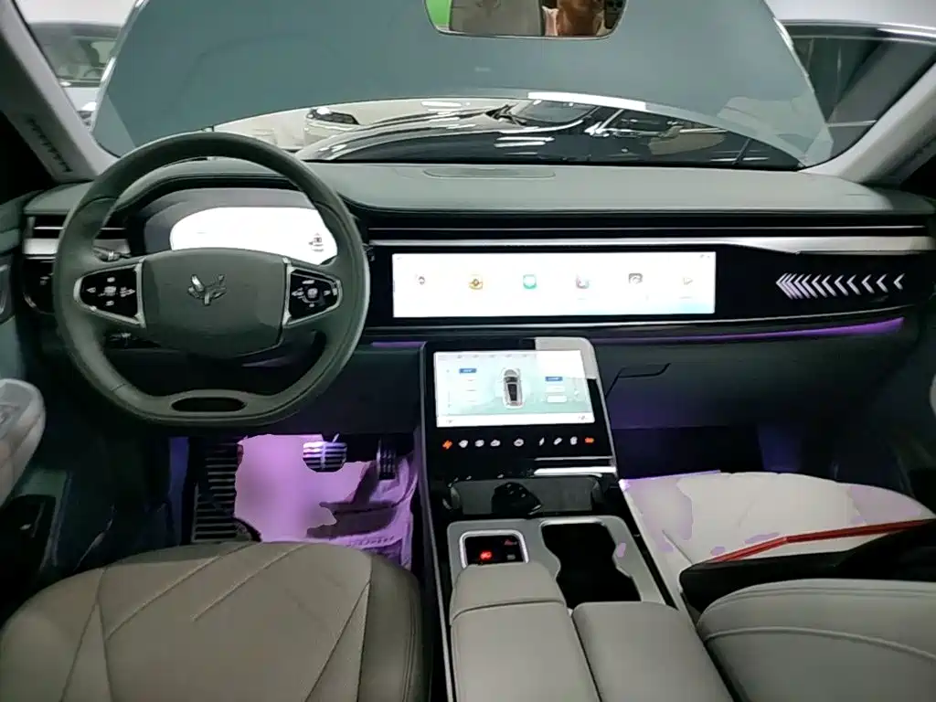 ARCFOX Alpha T — миниатюра 10