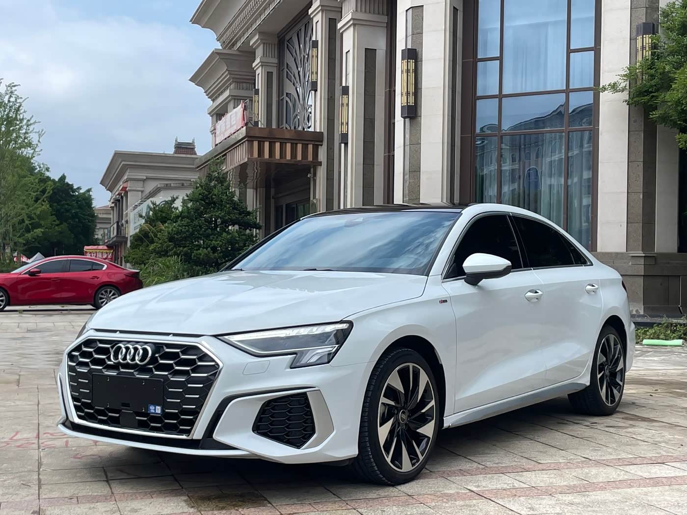 Audi A3 1.4 л 2023 г. Белый, пробег 26000 км