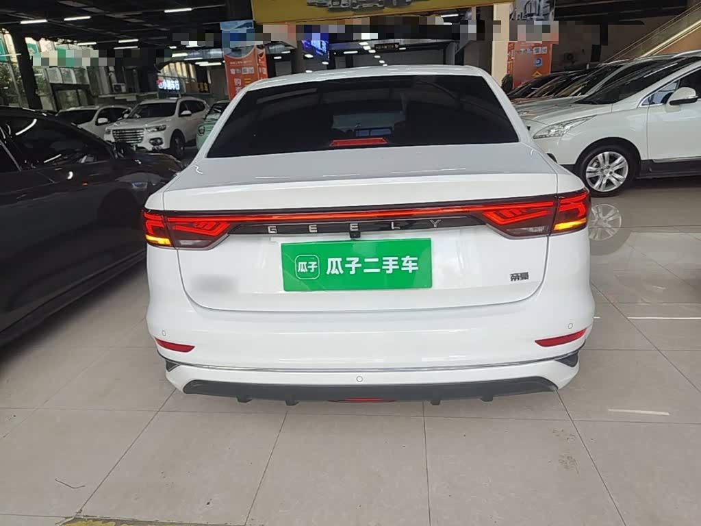Geely Emgrand 1.5 л 2023 г. Белый, пробег 14400 км