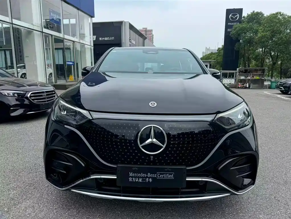 Mercedes-Benz EQE SUV — миниатюра 2