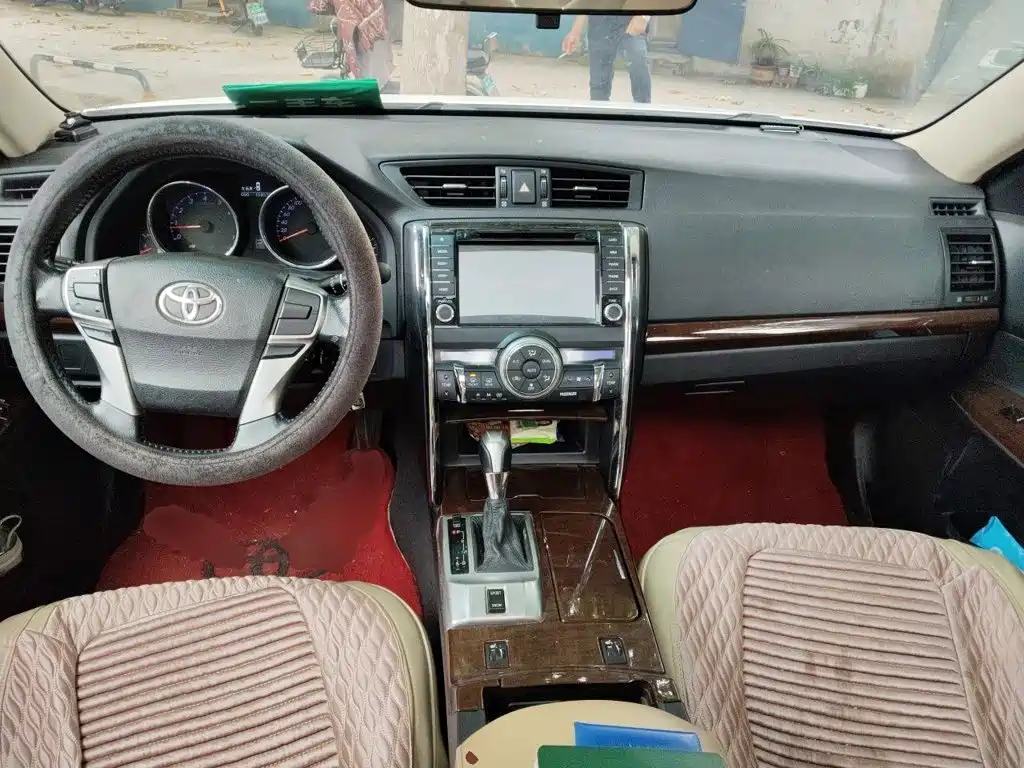 Toyota Reiz — миниатюра 5