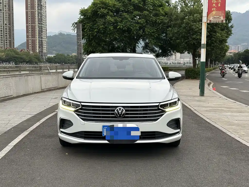 Volkswagen Lavida — миниатюра 2