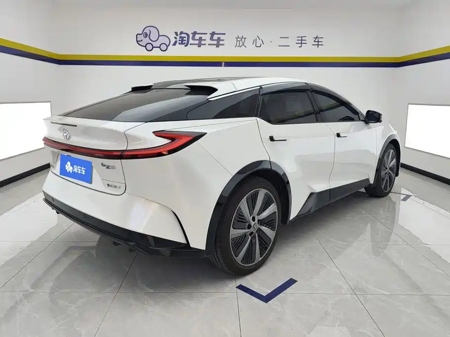 Toyota bZ5 — миниатюра 3
