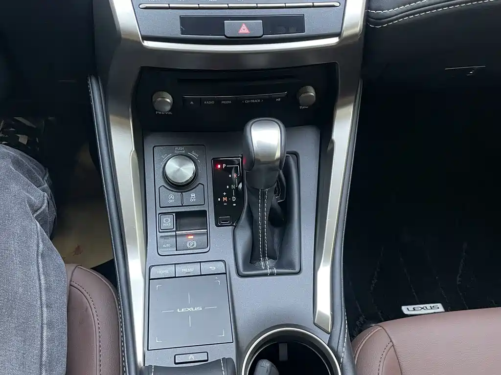 Lexus NX — миниатюра 13