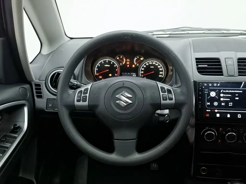 Suzuki SX4 — миниатюра 11