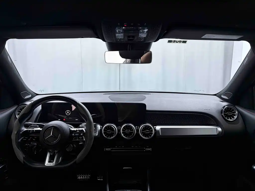 Mercedes-Benz GLB AMG — миниатюра 6