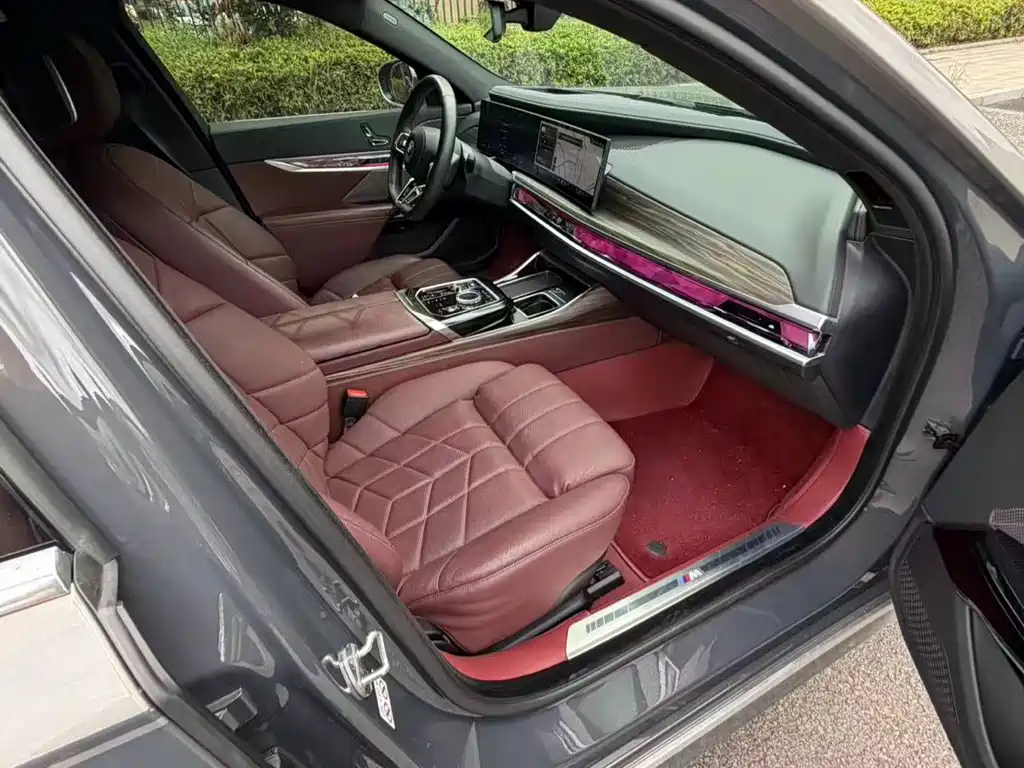 BMW i7 — миниатюра 15