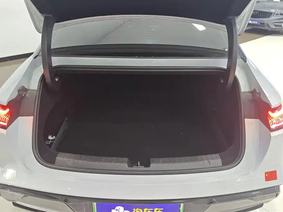 GEELY GALAXY GALAXY E8