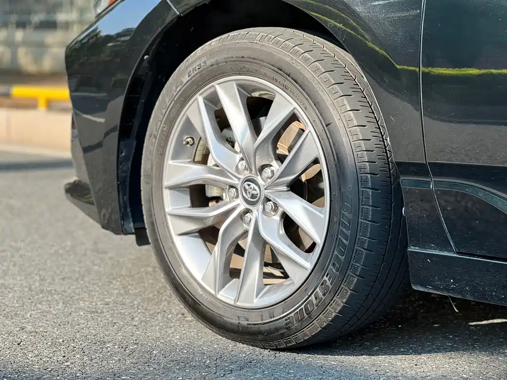 Toyota Avalon — миниатюра 13